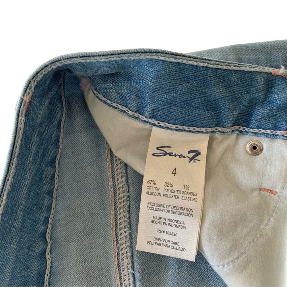 Seven7 Weekend Icy Blue Raw Hem Strechy Embroidered Sides Denim Shorts Size 4 - Picture 3 of 9